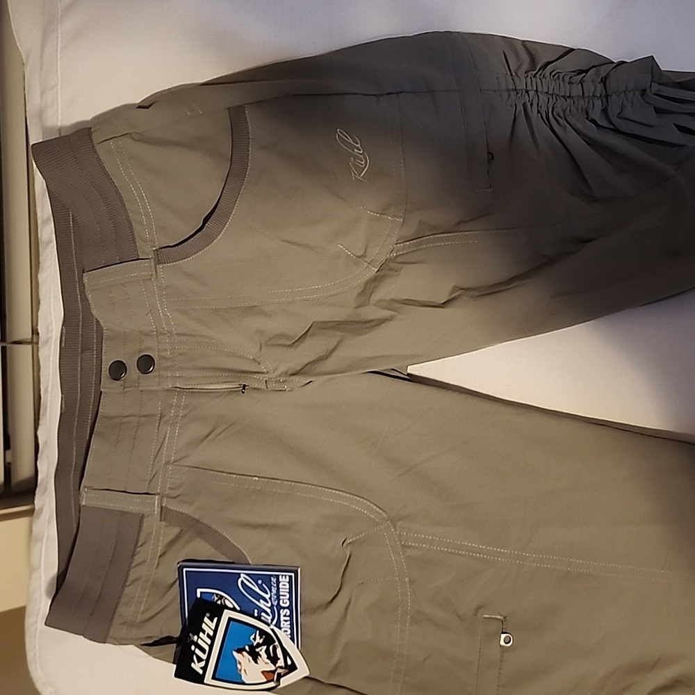 KUHL SIZE 4, brand new Capri pants